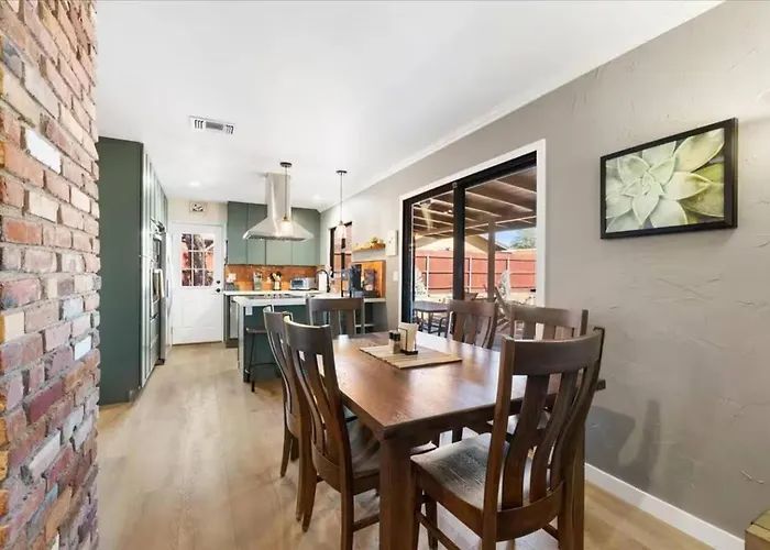 New! Retreat W/ Stargazing Pad, Bocce, Spa!